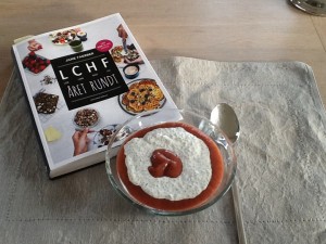Chiagrød med græsk yoghurt og blendet jordbær-rabarber 😋