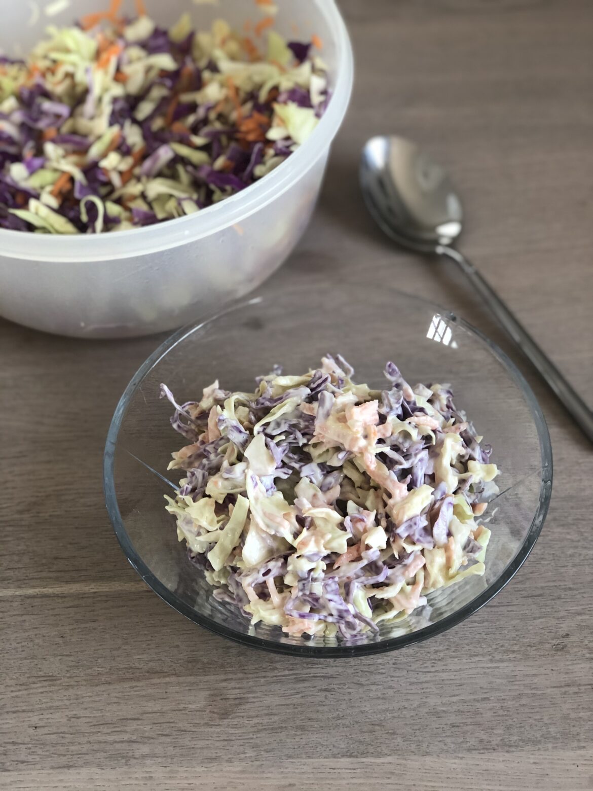 Hjemmelavet coleslaw. Glutenfri, laktosefri og sukkerfri