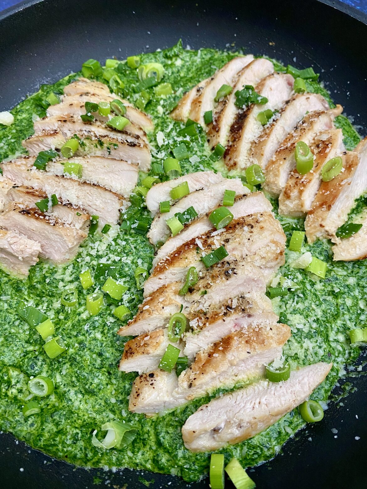 Kylling i cremet spinatsauce